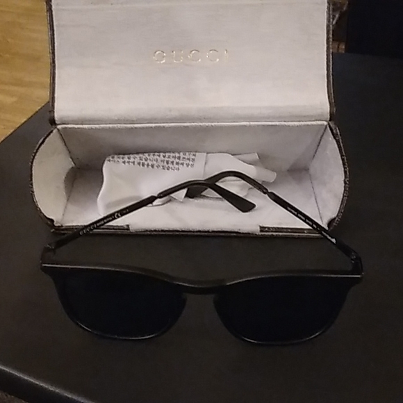 Gucci Shades - Picture 2 of 2